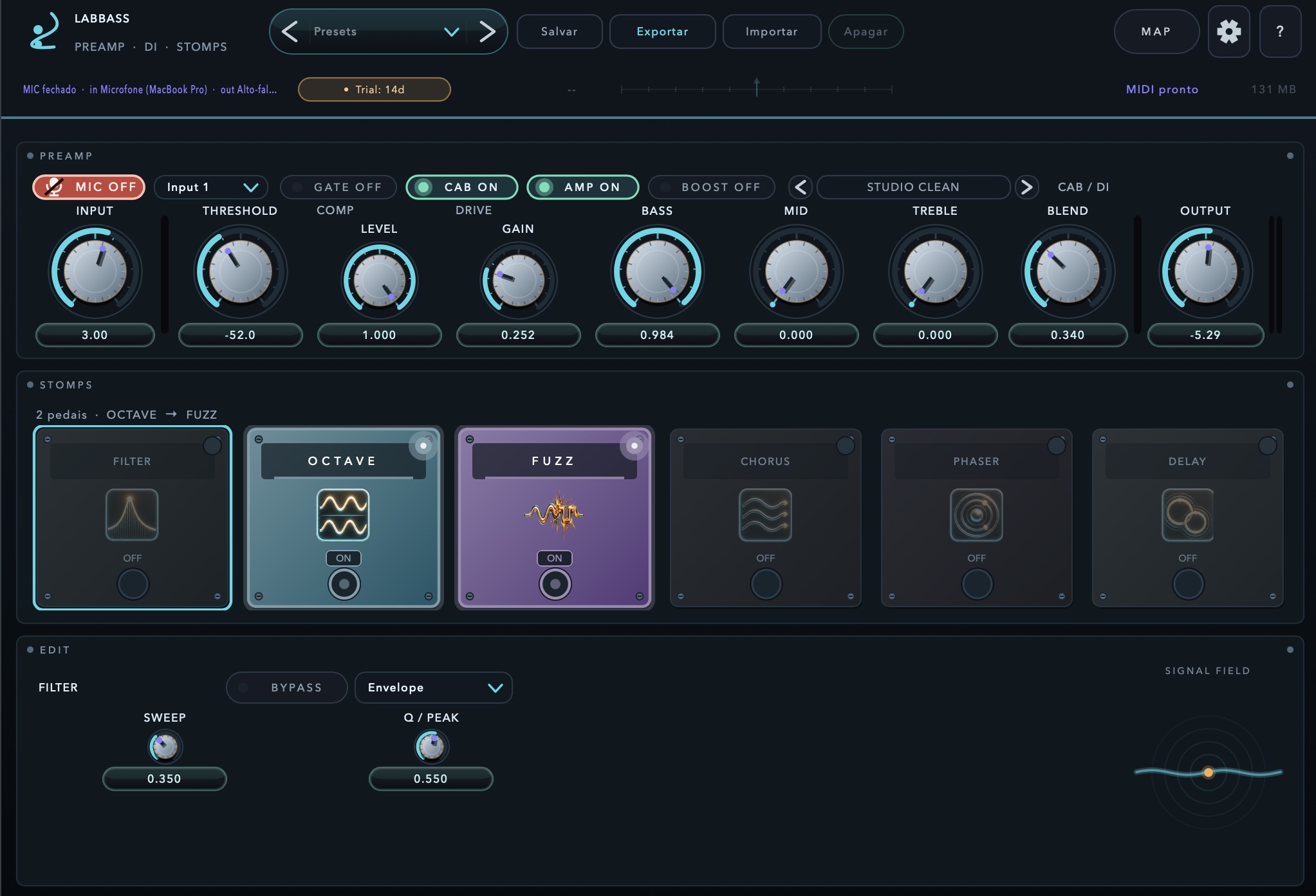 Tela do LabBass mostrando o preamp, os pedais e o filtro envelope